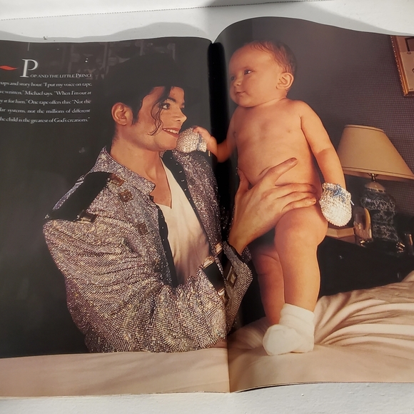 LIFE Magazine, Exclusive December 1997. MICHAEL & SON At Home. - Picture 3 of 4